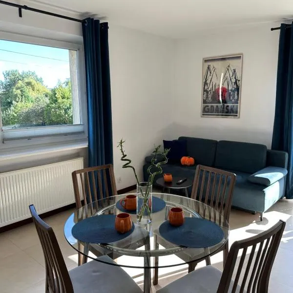 Cozy Bay Apartment - 15 minutes drive from the Old Town، فندق في Borkowo