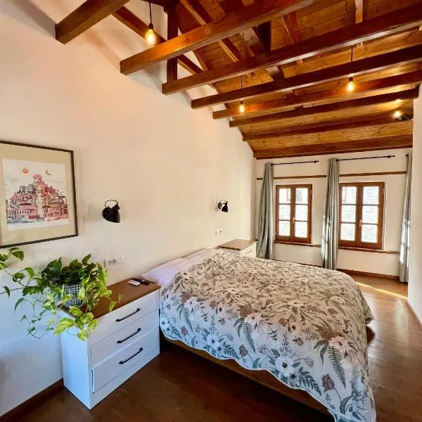 Our Townhouse, Hotel in Gjirokastra