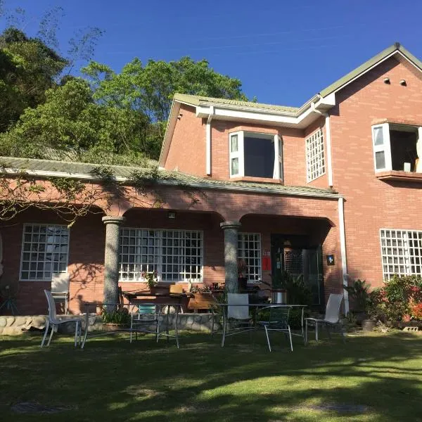 Wisdom Garden Home Stay, hotel v destinaci Yuli