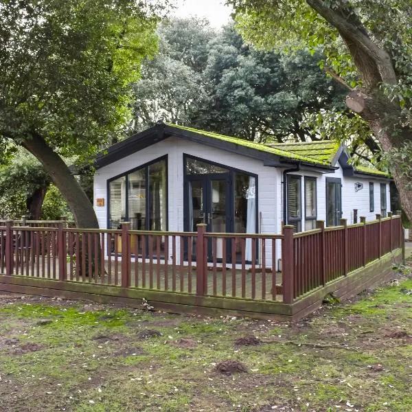 Azure Retreats - Beautiful Sea View - Uk48810, hotel v destinaci Lowestoft