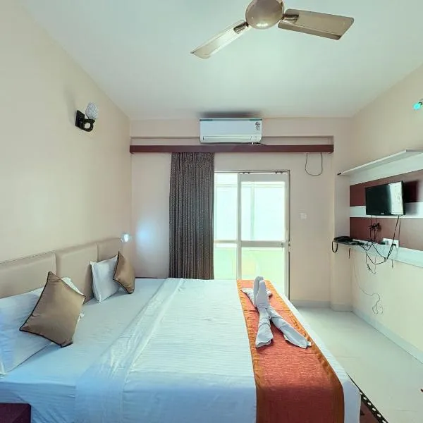 Hotel Golden Wave Near Sea Beach - Fully Air Condition with All Luxury Luxuary Rooms With Attached-Balcony Free Wifi & Lift Facilities# Boutique Services - A Top Rated Hotel IN Puri, ξενοδοχείο σε Puri