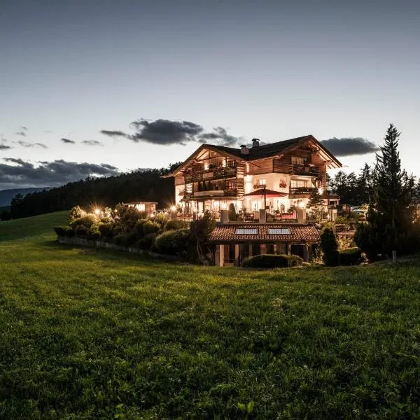 Alpine Boutique Villa Gabriela - Adults Only โรงแรมในกัสเตลรอตโต