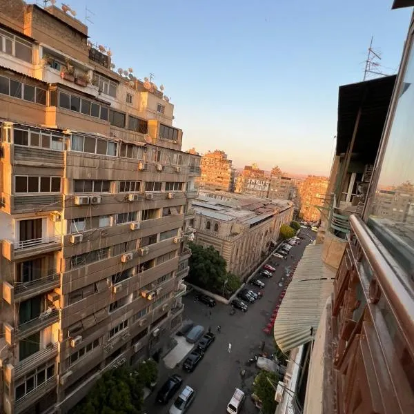 Tahrir Square apartments suites, hotel di Kaherah