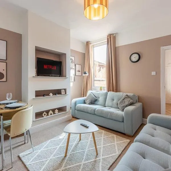 Stylish 3-Bed House near NEC HS2 and BHX Airport, Hotel in Spon End
