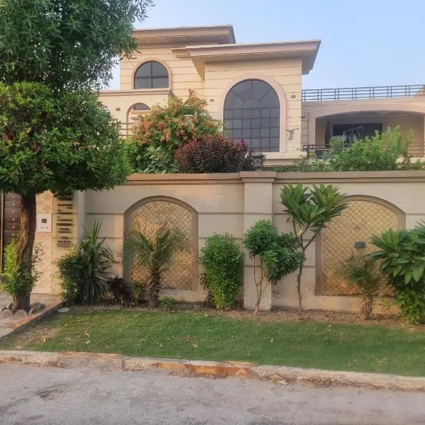 Elegance Abounds – hotel w mieście Qila Malla Singh