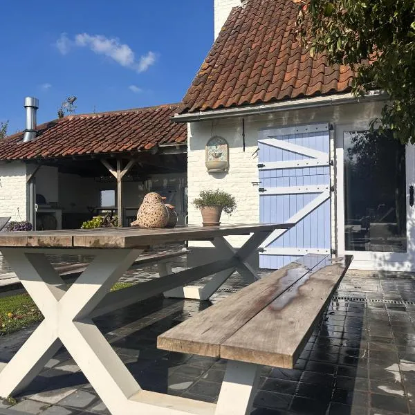 Het Blauwhof, hotel in Voormezele
