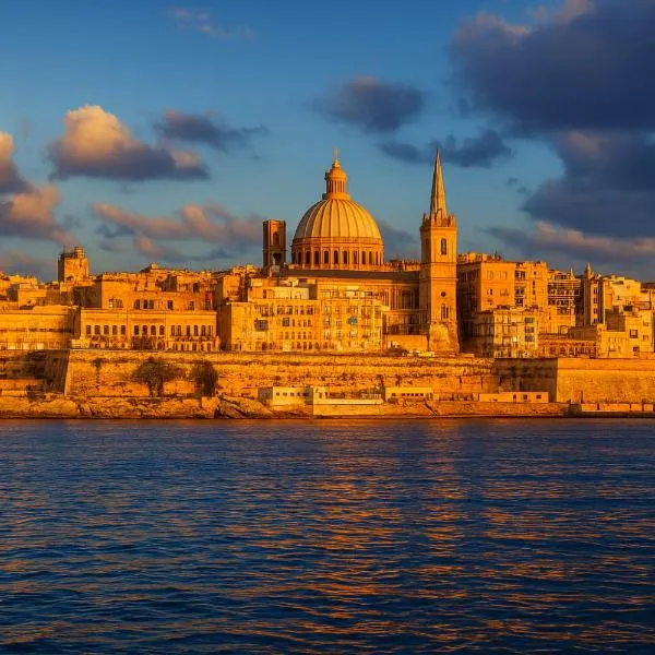 Exclusive Seafront Townhouse Sliema, Valletta view, ξενοδοχείο στη Σλιέμα