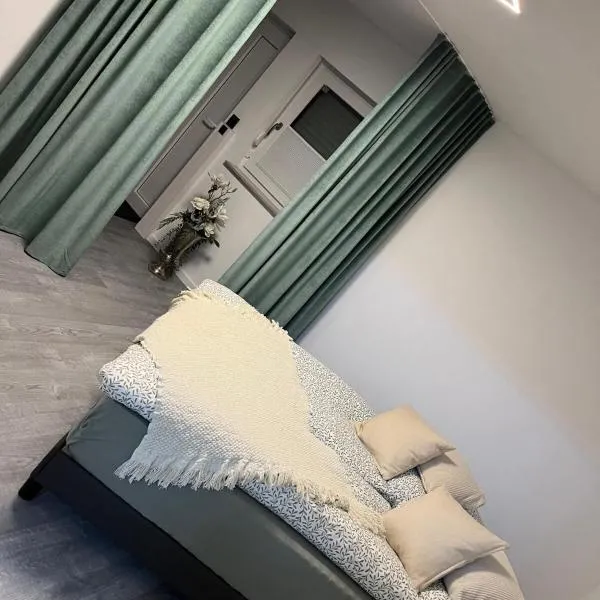 Apartment Hélène mit Doppel- oder 2 Einzelbetten für 2 Personen mit eigenem Eingang -Neubau-、Beilsteinのホテル
