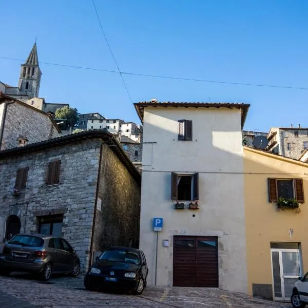 La Chicca di Porta Fratta, nel cuore di Todi, hotel v destinaci Todi