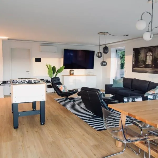 Modernes Penthouse mit Bergpanorama & großer Terrasse, für bis zu 8 Personen, hotel in Waldkirchen