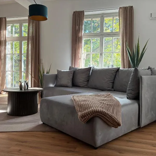 ANER7 luxuriöses Familienapartment für bis zu 6 Personen mit kleinem Heimkino, хотел в Дрезден