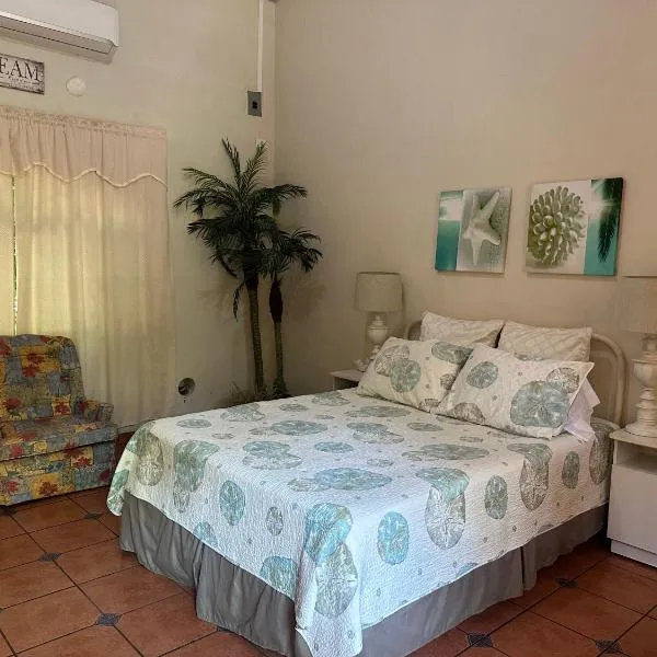 Costa azul para 15 personas con barbacoa y piscina, hotel in Sonsonate