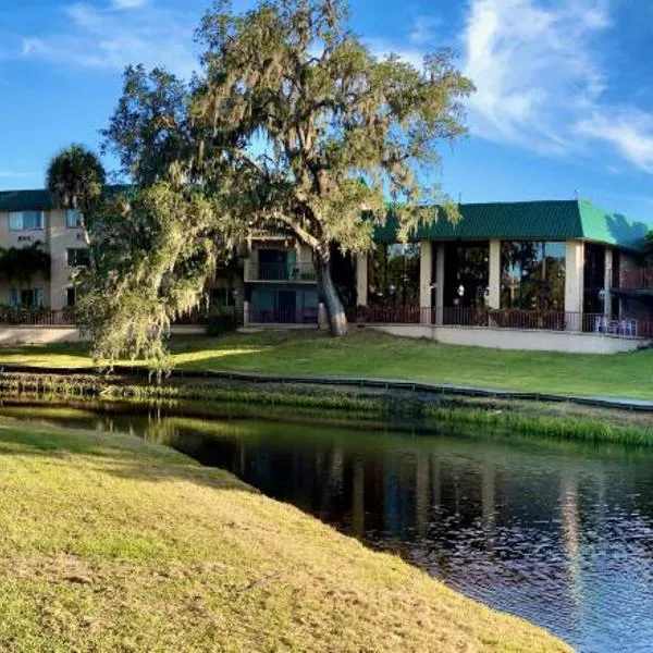 The Riverhouse at Christian Retreat Conference Center, готель у місті Брейдентон