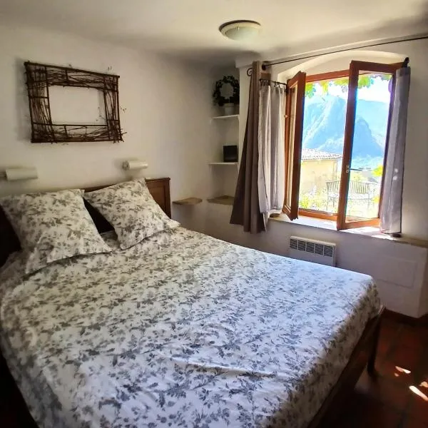 Chambres d'Hotes - Queen bed, Gorges du Verdon、カステラーヌのホテル
