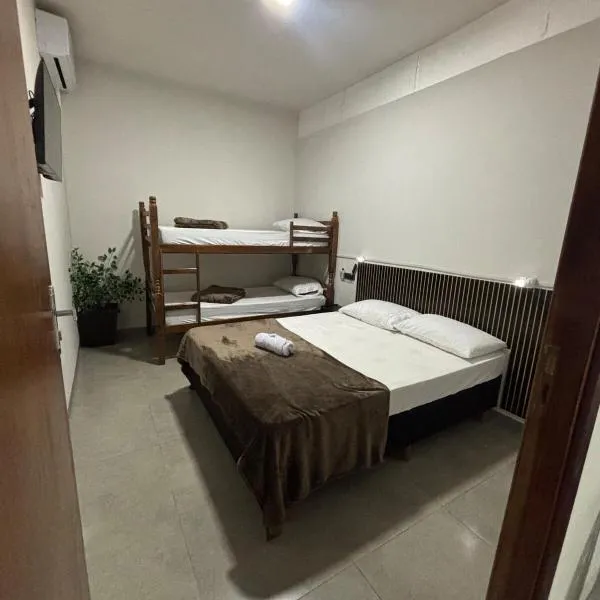 Apto Bandeirantes PR - Tv Smart, Ar condicionado, Frigabar, Wifi, hotel in Bandeirantes