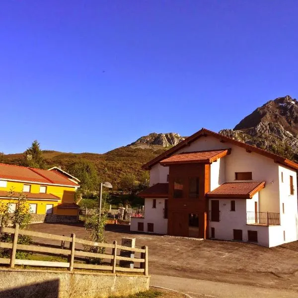 Complejo Hotelero La Braña, hotel di Caleao