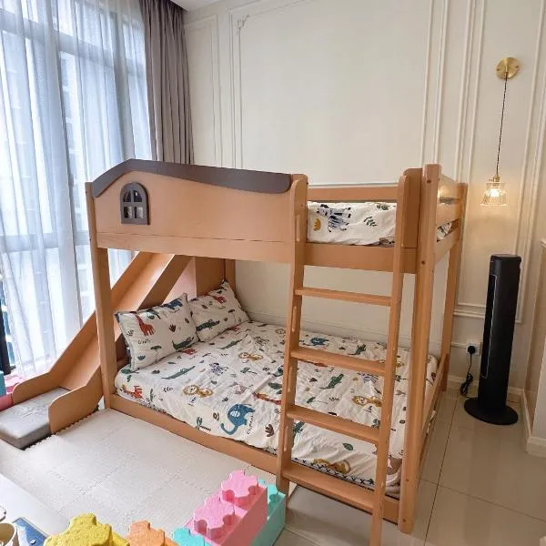 Opposite Legoland 5mins Medini DPristine 8 to 10pax, hotel in Nusajaya