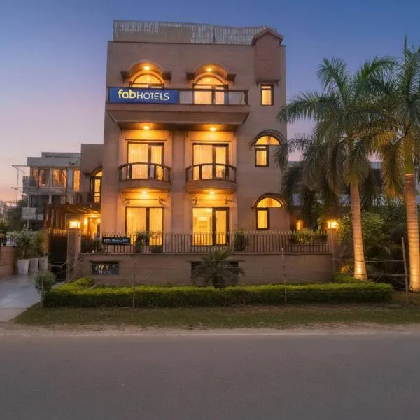 FabHotel RR Residency - DLF Cyber City, hotel i Gurgaon