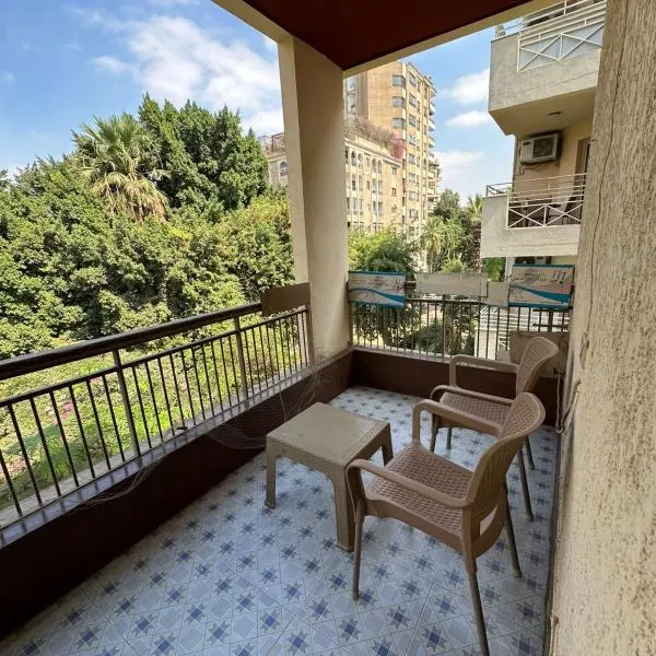 Peaceful Sunlit Retreat in Maadi, hotel di Kaherah