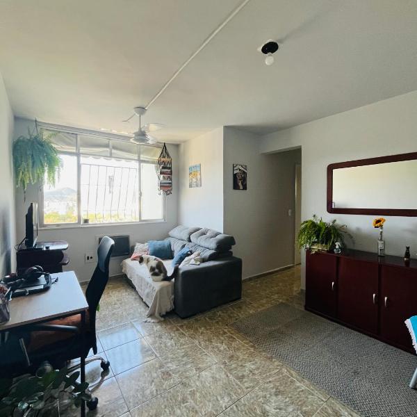 Quarto com ar condicionado em apt compartilhado e estacionamento grátis - Foto 5