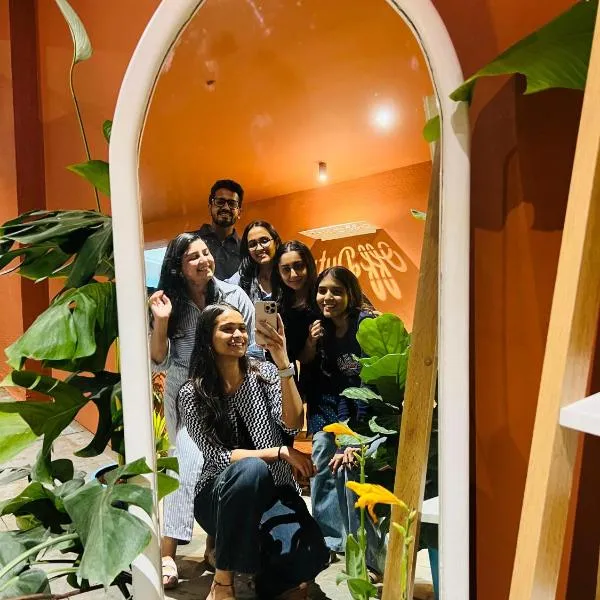 OffDuty Hostel Koregaon Park, hotel in Pune