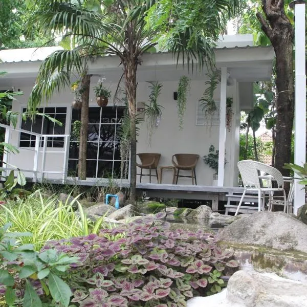 Homeku Guesthouse Room 4 Cozy Stay Close to Suvarnabhumi Airport, hotel in Lat Krabang