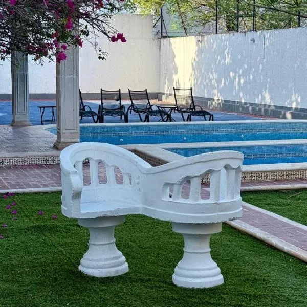 Loft Alpha - Piscina billar etc, hotel in Mérida