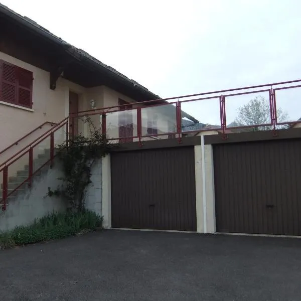 Maison près de Genève, CERN, et stations de ski, khách sạn ở Péron