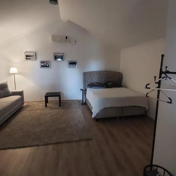 Home, ξενοδοχείο σε Poti