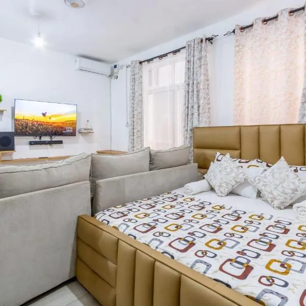 Terry's Haven with AC, hotel in Mombassa