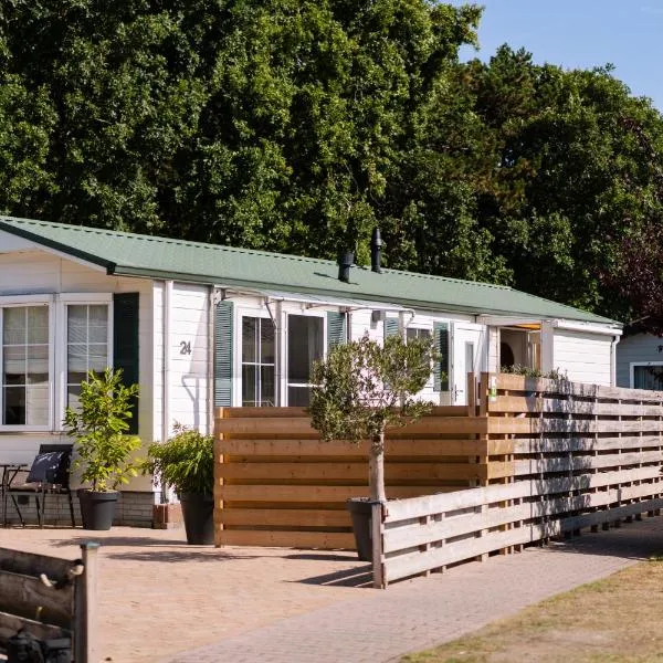 Chalet aan de bosrand、デ・コーフのホテル