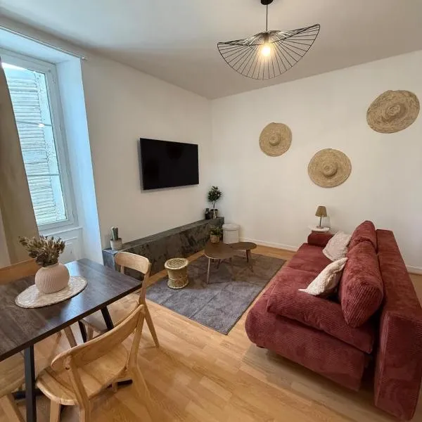 T2 Tour des Anglais, CHU, place Rochefoucauld, hotel in Angers