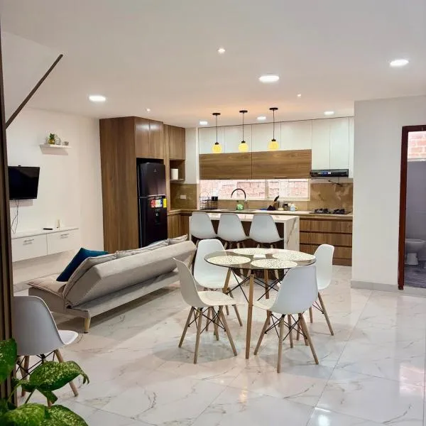 Apartamento de lujo a pocos minutos del centro, ξενοδοχείο σε Loja