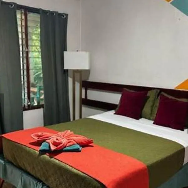 Cabinas Palmer，位于卡维塔的酒店