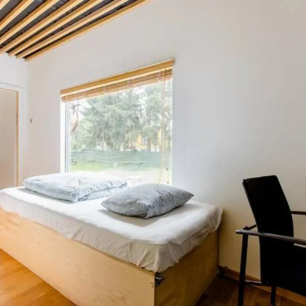 YUZU House, hotel in Petržalka