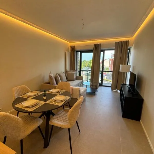 Luxury 1 Bedroom Apartment with Sofa Bed & Balconies Prime Location near ING Arena, Expo 12 & Atomium, hotel in Wemmel