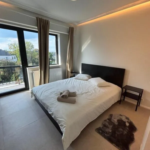 Viesnīca Luxury 1 Bedroom Apartment with Sofa Bed & Balconies Prime Location near ING Arena, Expo 12 & Atomium pilsētā Wemmel