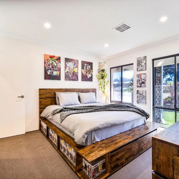 Master bedroom Beechboro, hotel in Perth