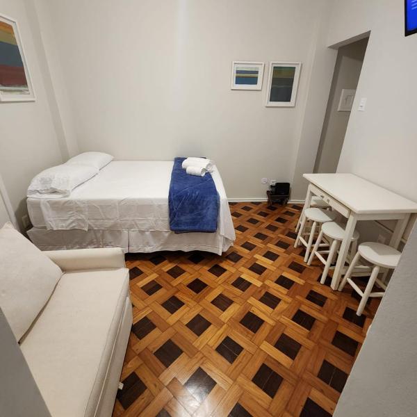 Complete studio one block from Flamengo beach