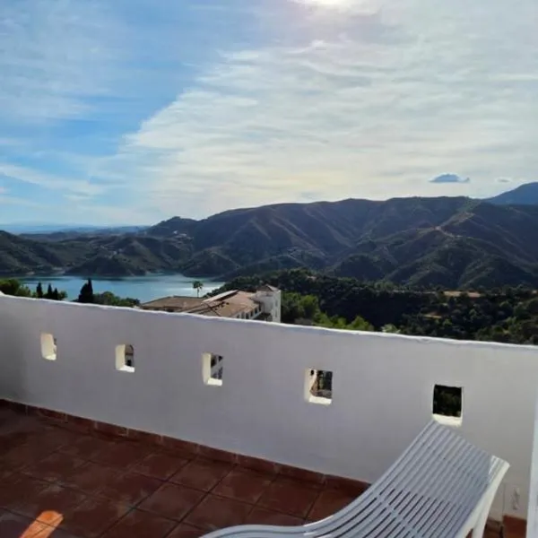 Penthouse amazing views, hotel em Istán
