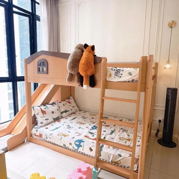 Opposite Legoland 5mins Medini DPristine 8 to 10pax, hotel in Nusajaya