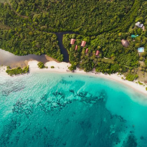 Giman Free Beach Resort, hotel v destinaci Pasikuda