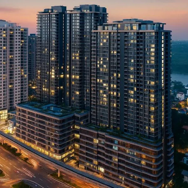 Lumiere RiverSide SkyView- Saigon Premium Suite, hotel in Ho Chi Minh City