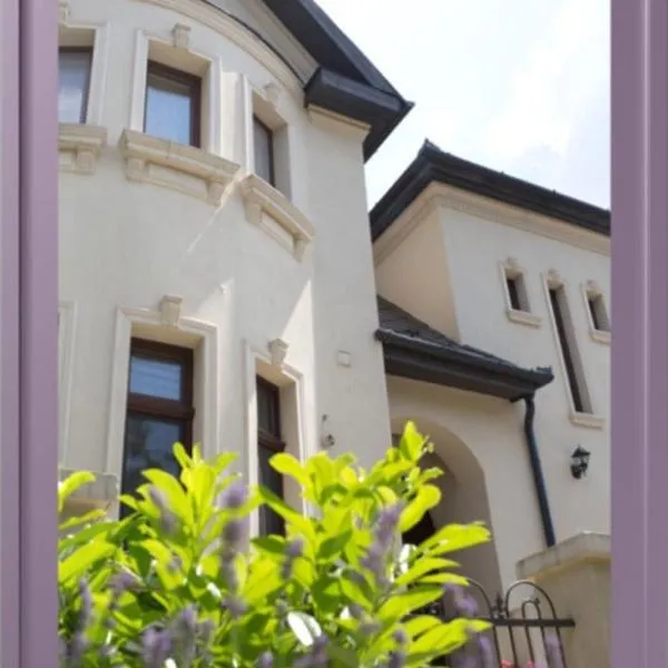 Kúria Apartman Budapest with free parking, khách sạn ở Budapest