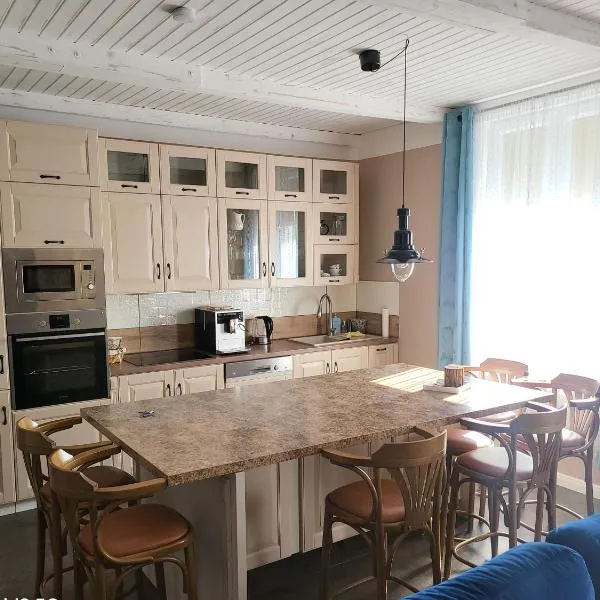 Moderne, stilvolle Ferienwohnung in Stralsund 84m2, hotel in Stralsund