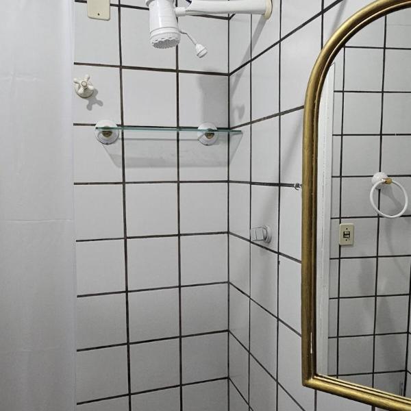 Apto bem localizado - com garagem - Foto 3