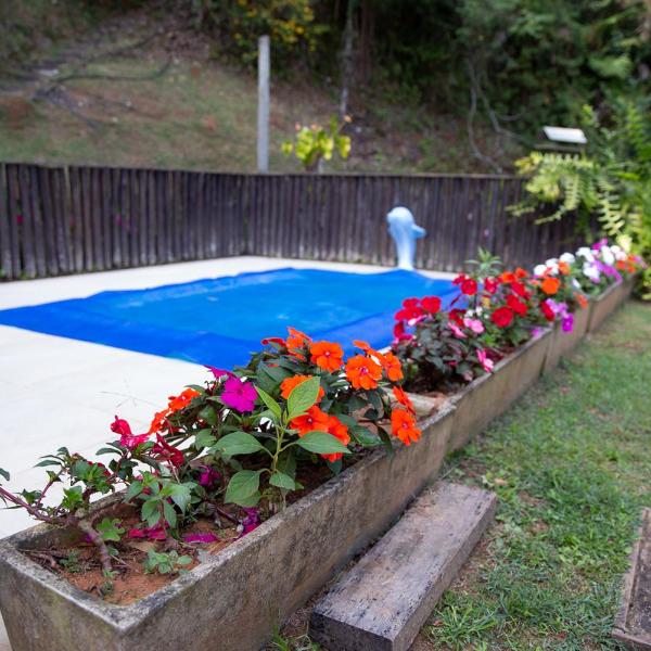 Chalé com Deck e Churrasqueira nas Montanhas - Foto 2