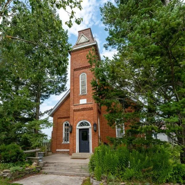 The Prince Edward County Church, A Unique Escape, hotel u gradu 'Belleville'