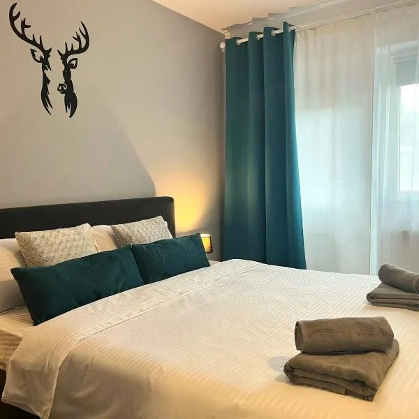 Deer House - Fireplace 1BR near Sinaia Plaza, hótel í Buşteni