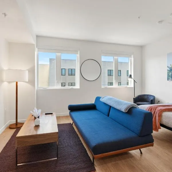 Bright Studio on Sunset Blvd Pool, Parking, Gym, hotel en Los Ángeles